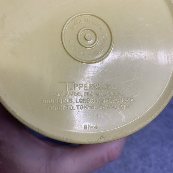 Goldenrod Yellow Tupperware Canister Container 6.25 High 5 Diameter Vintage USA - Picture 6 of 10